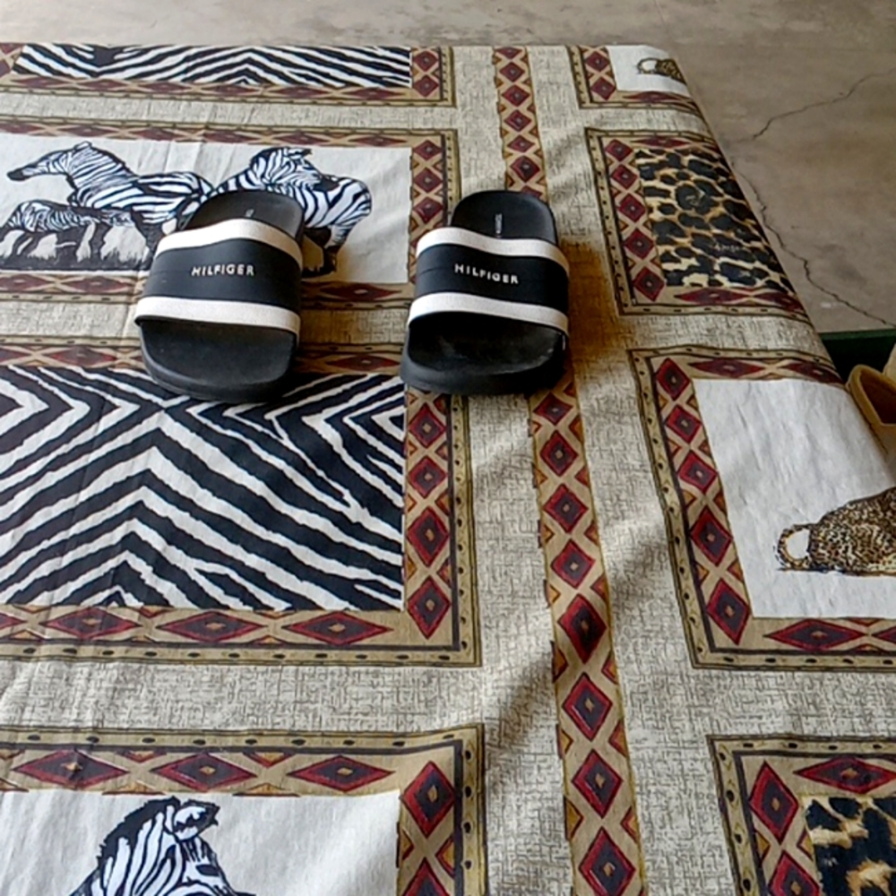 Black Tommy Hilfiger Slides - image 1